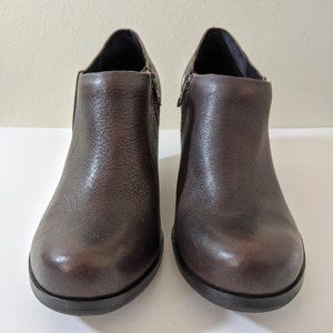 KORK-EASE Natalya Zip Wedge Boots in Dark Brown